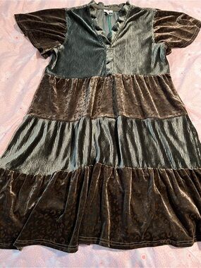NWT VOY Velvet Tiered Short Sleeve Dress in Olive Green and Brown Leopard Small